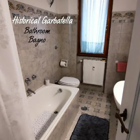 Historical Garbatella- Entire Flat With Balcony Roma